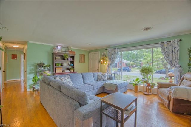 106 Lynn DR, Portsmouth, VA 23707