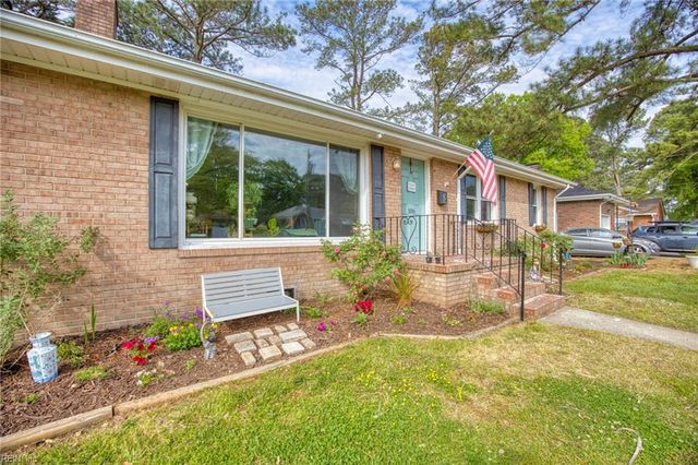 106 Lynn DR, Portsmouth, VA 23707