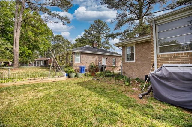 106 Lynn DR, Portsmouth, VA 23707
