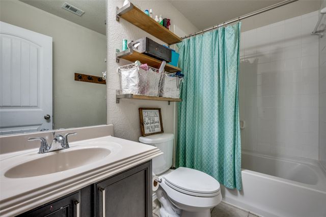 1701 Ridge Creek Lane, Aubrey, TX 76227