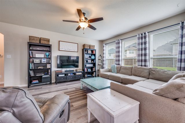 1701 Ridge Creek Lane, Aubrey, TX 76227