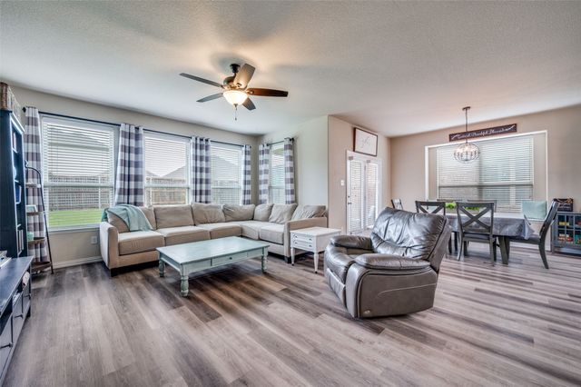 1701 Ridge Creek Lane, Aubrey, TX 76227