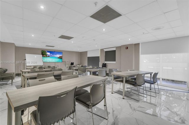 185 SE 14th Ter 1611, Miami, FL 33131