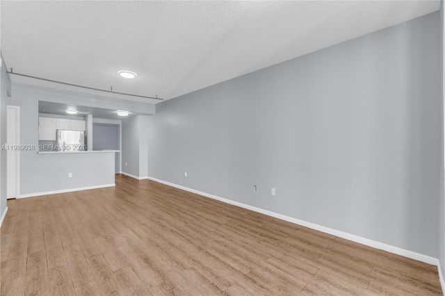 185 SE 14th Ter 1611, Miami, FL 33131