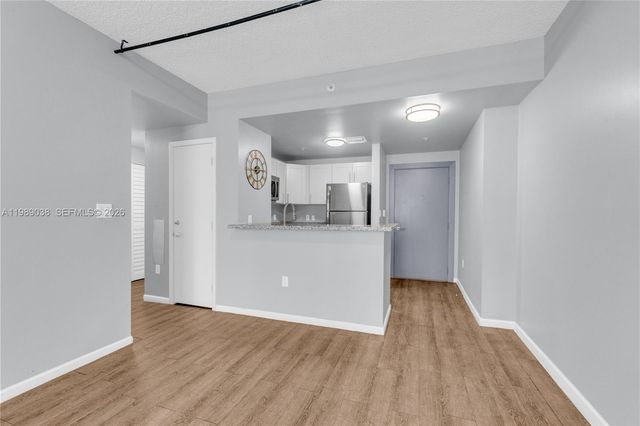 185 SE 14th Ter 1611, Miami, FL 33131