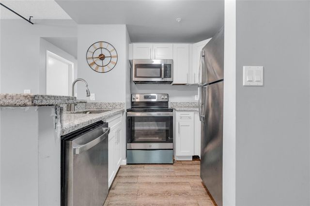 185 SE 14th Ter 1611, Miami, FL 33131