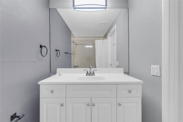 185 SE 14th Ter 1611, Miami, FL 33131