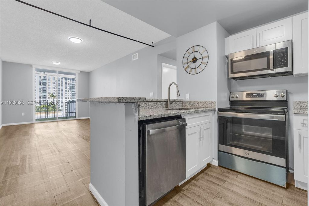 185 SE 14th Ter 1611, Miami, FL 33131