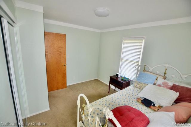 30159 Palmer Boulevard, Madison Heights, MI 48071