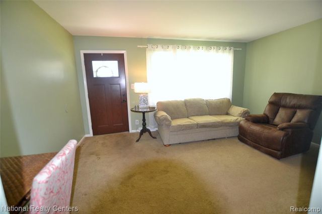 30159 Palmer Boulevard, Madison Heights, MI 48071