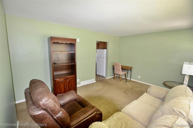 30159 Palmer Boulevard, Madison Heights, MI 48071