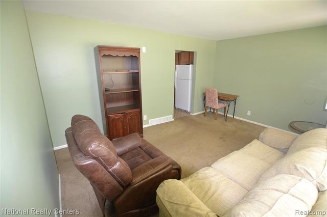 30159 Palmer Boulevard, Madison Heights, MI 48071