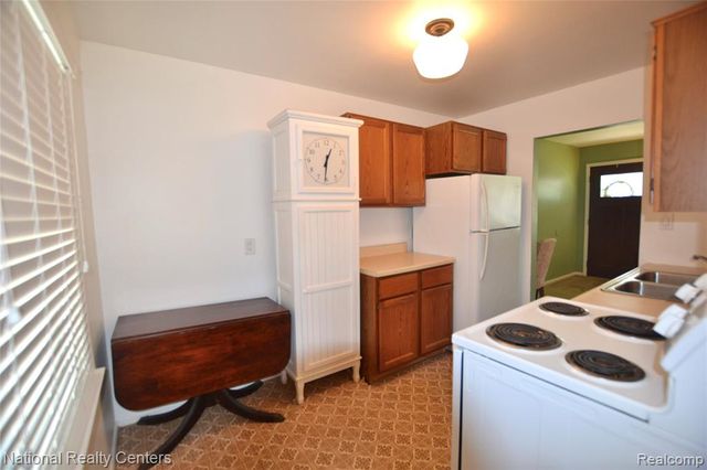 30159 Palmer Boulevard, Madison Heights, MI 48071