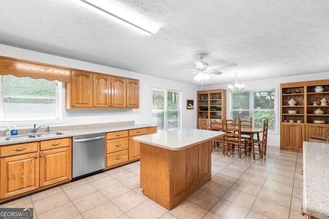 810 Hog Creek Road, Hiawassee, GA 30546