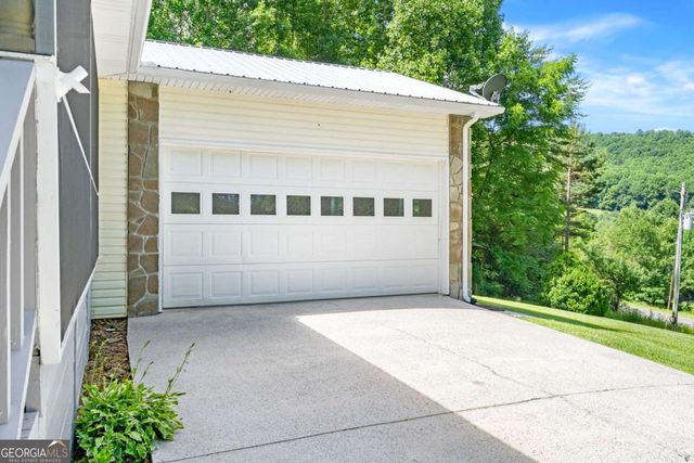 810 Hog Creek Road, Hiawassee, GA 30546