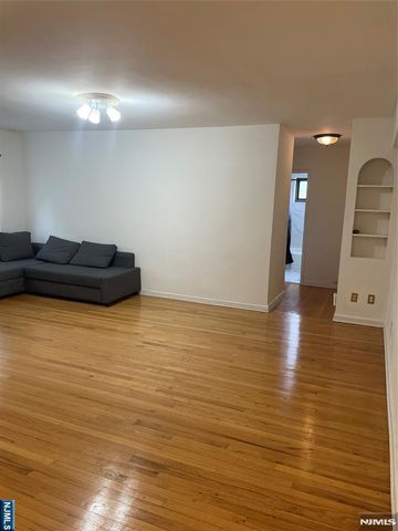 3021 EDWIN Edwin Avenue 4B, Fort Lee, NJ 07024