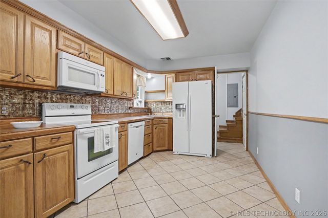 33 Haleys Drive, Adair, OK 74330