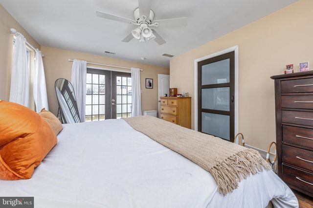 400 N FORKLANDING RD, Maple Shade, NJ 08052