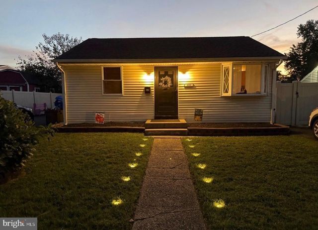 400 N FORKLANDING RD, Maple Shade, NJ 08052