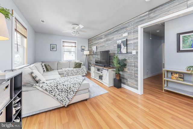 400 N FORKLANDING RD, Maple Shade, NJ 08052