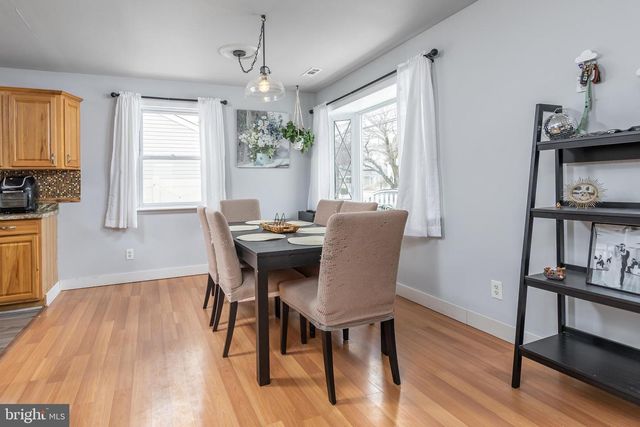 400 N FORKLANDING RD, Maple Shade, NJ 08052