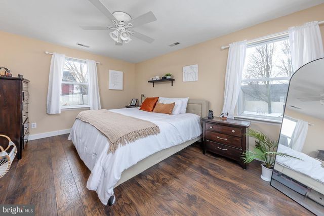 400 N FORKLANDING RD, Maple Shade, NJ 08052