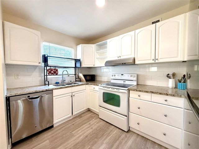 2658 NASSAU STREET, Sarasota, FL 34231