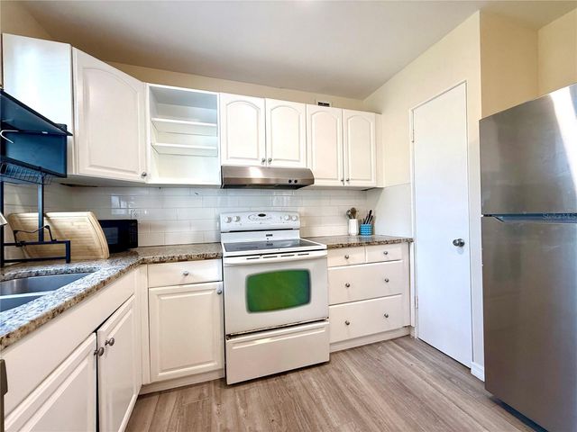 2658 NASSAU STREET, Sarasota, FL 34231