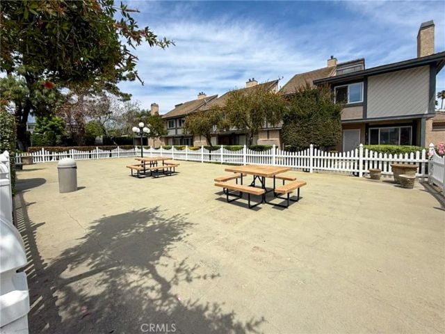 579 W 9th, Upland, CA 91786