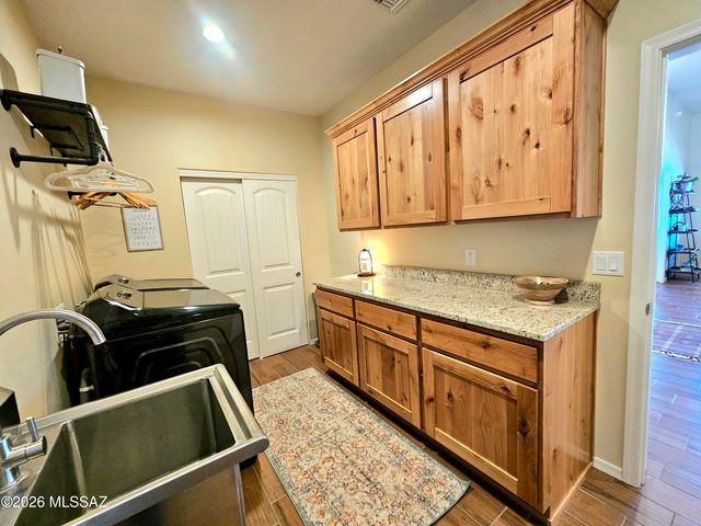 1271 E Fenway Drive, Benson, AZ 85602