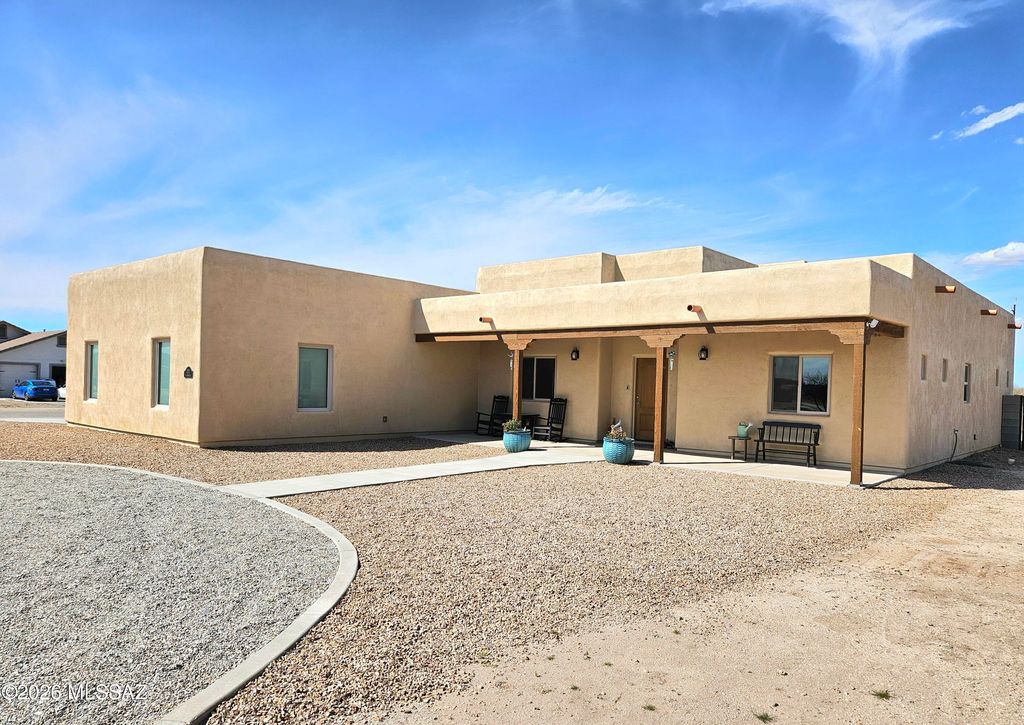 1271 E Fenway Drive, Benson, AZ 85602