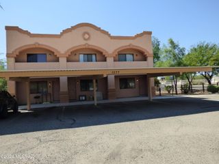 1077 N Riverside Drive # 1, Tucson, AZ 85745