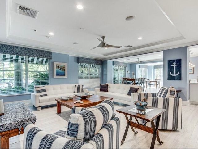 700 E Boynton Beach Boulevard 105, Boynton Beach, FL 33435