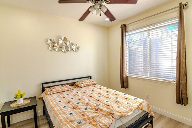 2105 Steinbeck Dr, Modesto, CA 95356