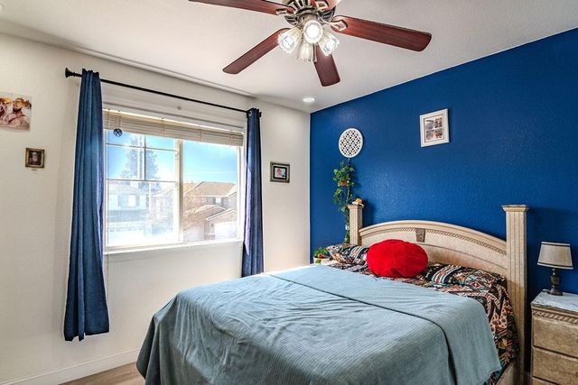 2105 Steinbeck Dr, Modesto, CA 95356