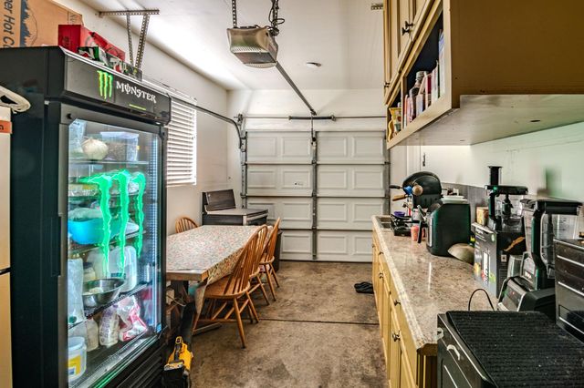 2105 Steinbeck Dr, Modesto, CA 95356