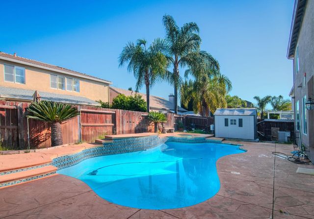 2105 Steinbeck Dr, Modesto, CA 95356