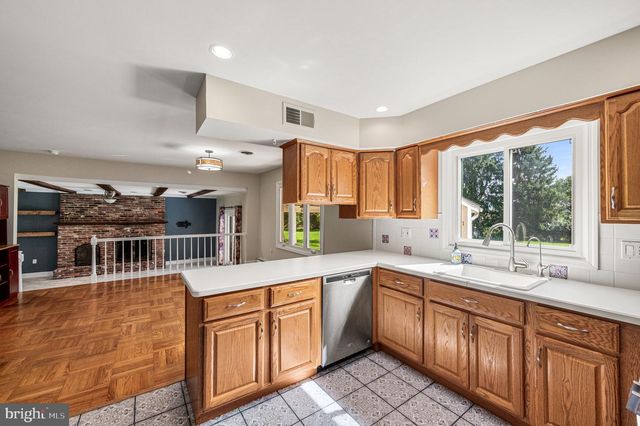 113 GLENWOOD DR, Washington Crossing, PA 18977