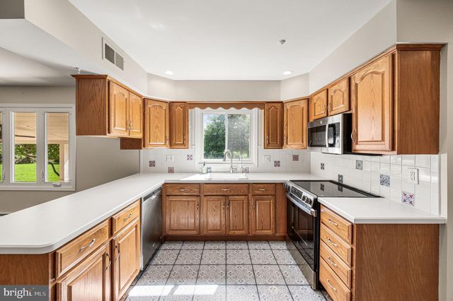 113 GLENWOOD DR, Washington Crossing, PA 18977