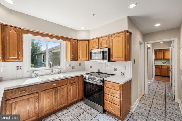 113 GLENWOOD DR, Washington Crossing, PA 18977