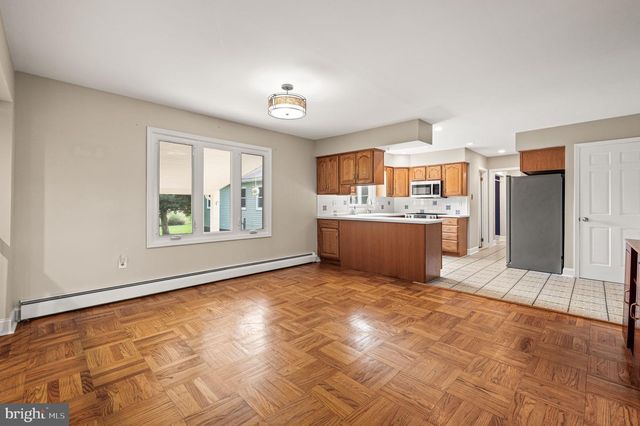 113 GLENWOOD DR, Washington Crossing, PA 18977