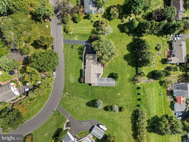 113 GLENWOOD DR, Washington Crossing, PA 18977