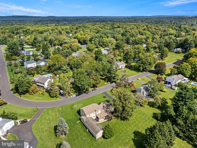 113 GLENWOOD DR, Washington Crossing, PA 18977