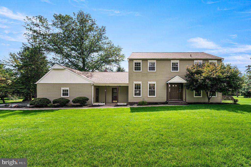 113 GLENWOOD DR, WASHINGTON CROSSING, PA 18977 — exterior