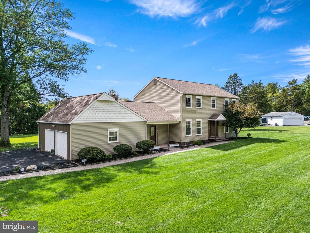 113 GLENWOOD DR, WASHINGTON CROSSING, PA 18977 — photo 3