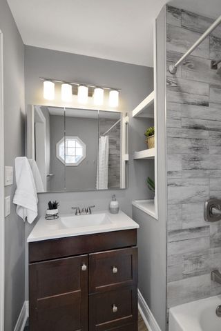 1886 Loganberry Lane, Crown Point, IN 46307