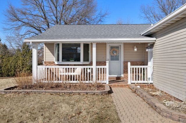 1886 Loganberry Lane, Crown Point, IN 46307