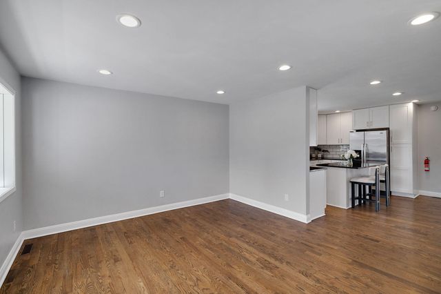 1886 Loganberry Lane, Crown Point, IN 46307