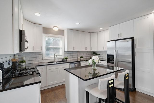 1886 Loganberry Lane, Crown Point, IN 46307