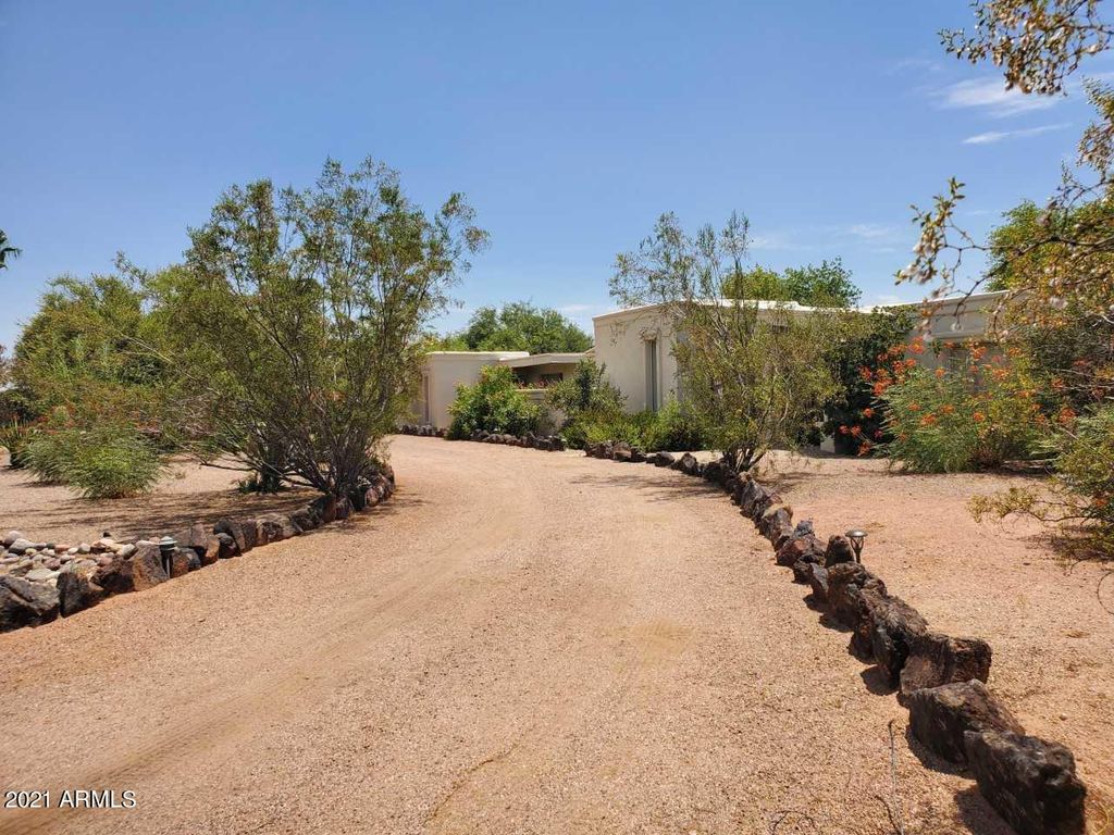 7441 E CENTURY Drive, Scottsdale, AZ 85250 — photo 2